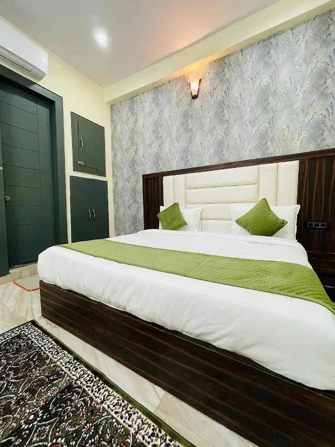 Hotel Olive Inn Luxury Family Hotel By Star Ot Agra  Agra (Uttar Pradesh)